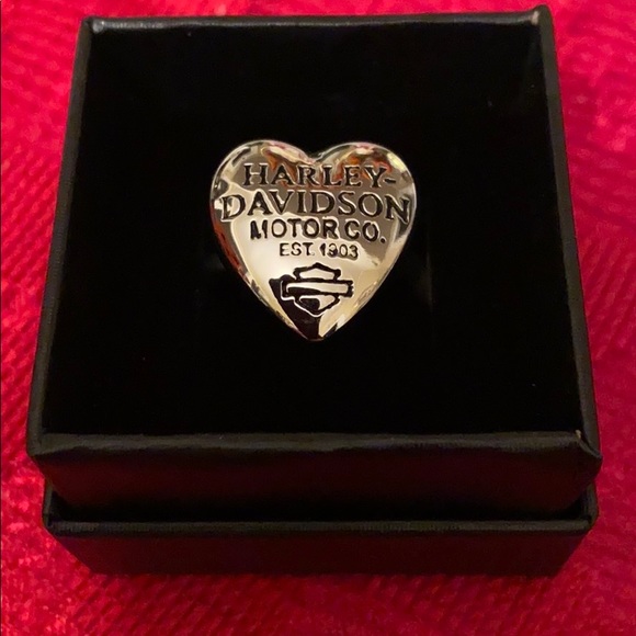 -women’s HD Heart Ring - Picture 3 of 3
